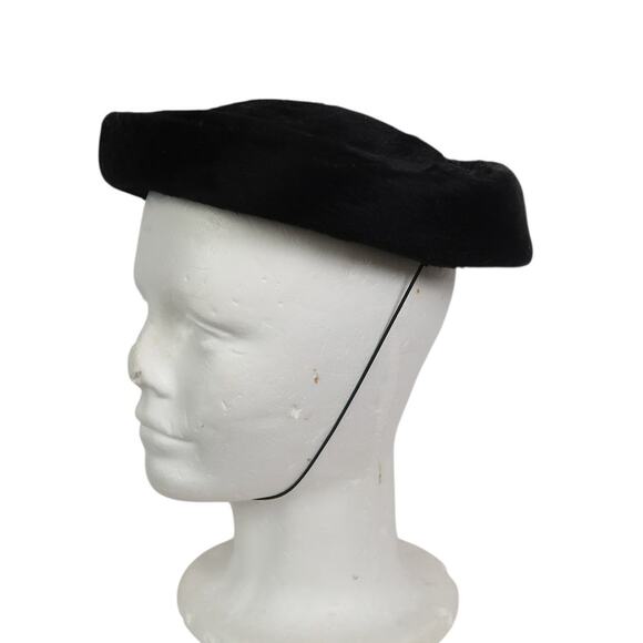 Vintage 60s Black Faux Fur Velvet Beret Hat w/ Chin Strap - Picture 3 of 7